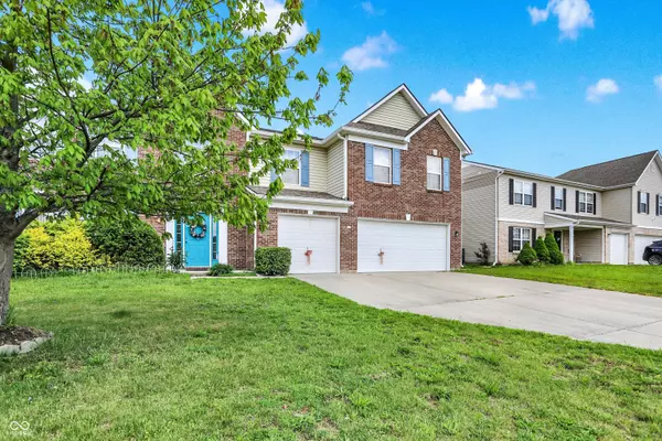 Indianapolis, IN 46229,10828 Young Lake DR
