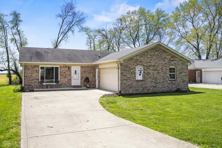 6231 W Clinton ST, Stilesville, IN 46180