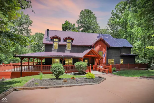 5736 N Pathways DR, Unionville, IN 47468
