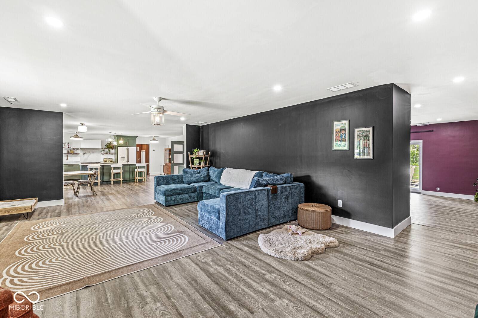 Indianapolis, IN 46260,6464 Whitley LN