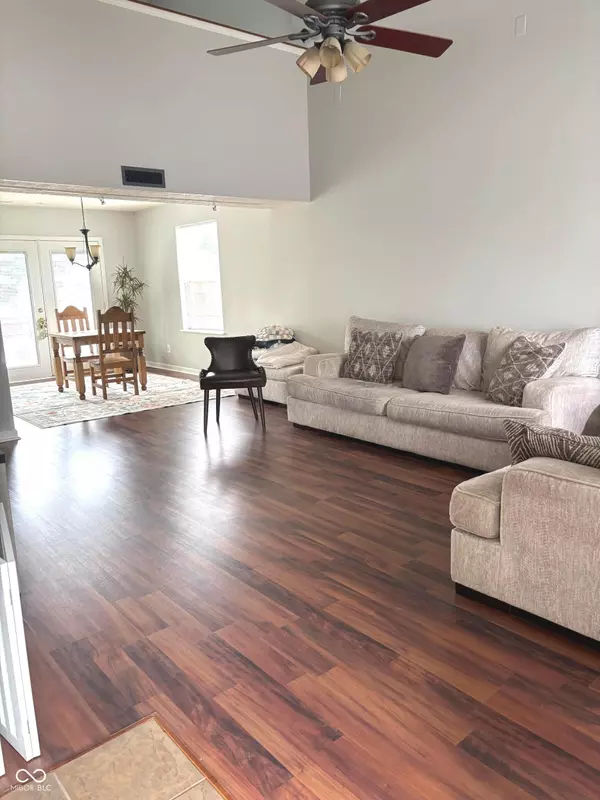 Indianapolis, IN 46237,6550 Spring Flower DR