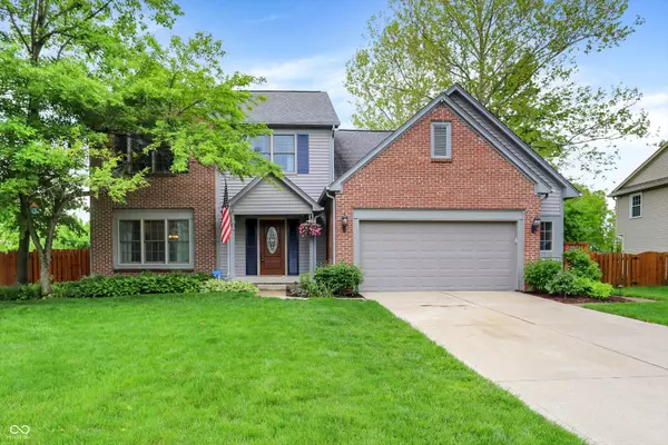 10310 Foxwood DR W, Carmel, IN 46280