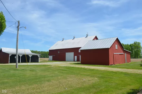 Holton, IN 47023,3718 N County Road 800 W