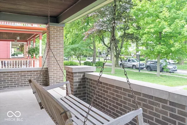 Indianapolis, IN 46201,989 Woodruff Pl E DR