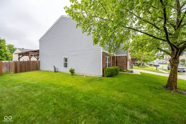 Indianapolis, IN 46237,5522 Grassy Bank DR