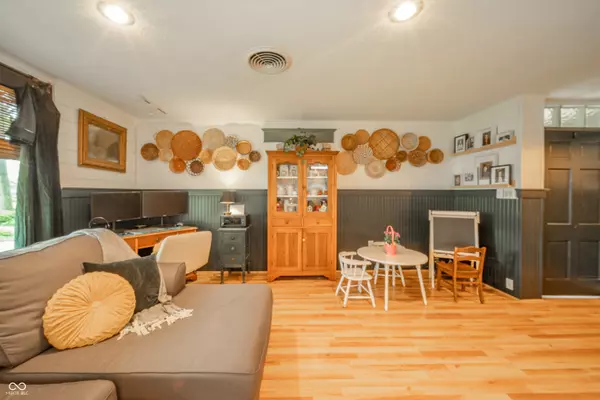 Anderson, IN 46012,806 Maplewood AVE