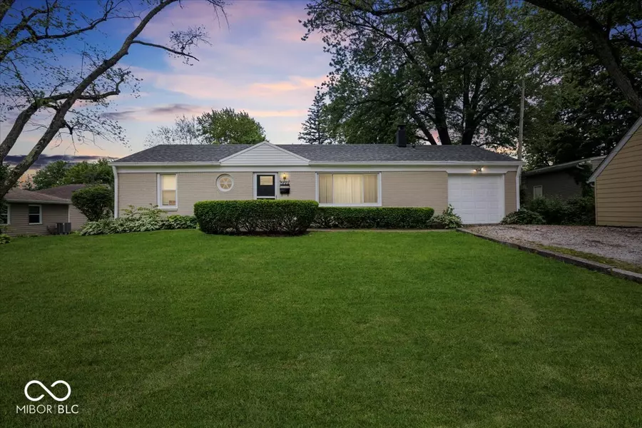 953 W Clinton ST, Danville, IN 46122