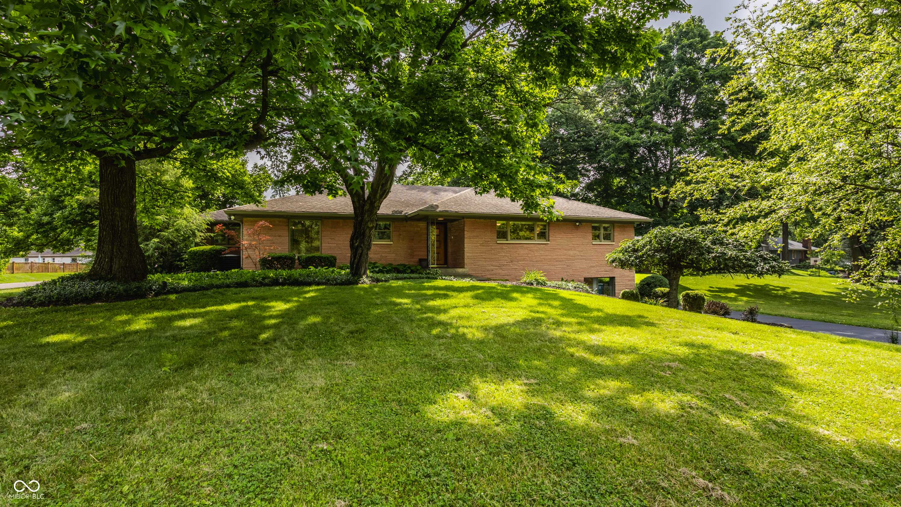 Indianapolis, IN 46240,7887 Meadowbrook DR