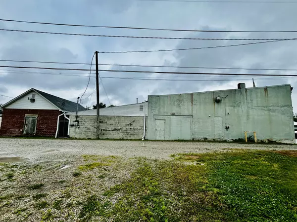 Roachdale, IN 46172,206 N Meridian ST