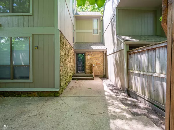 4268 Foxglove TRCE,  Indianapolis,  IN 46237