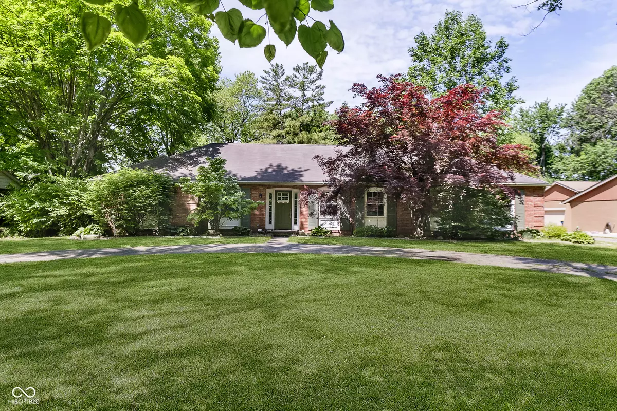 Indianapolis, IN 46260,7734 Hoover RD