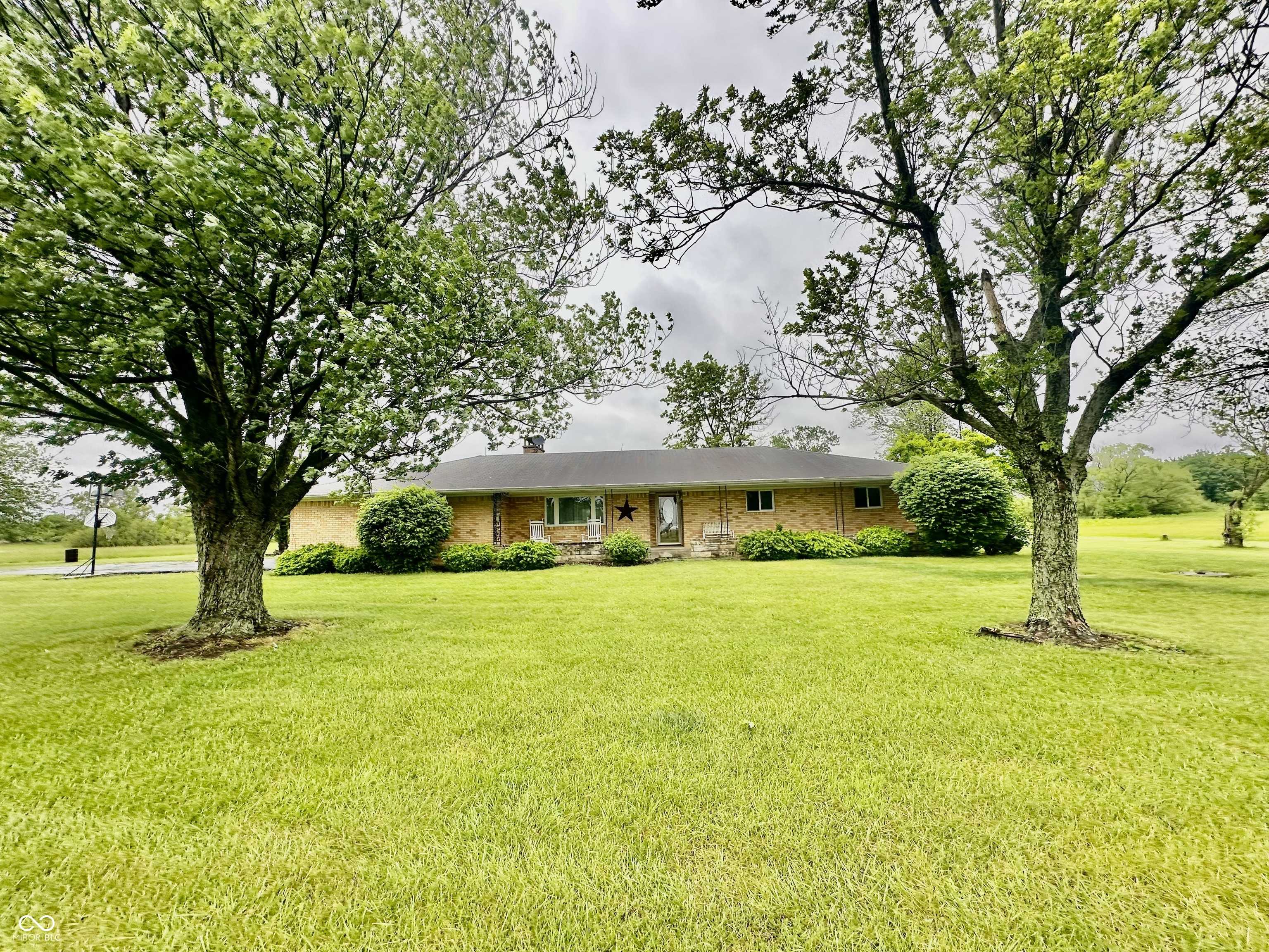 1154 W Us Highway 136, Veedersburg, IN 47987