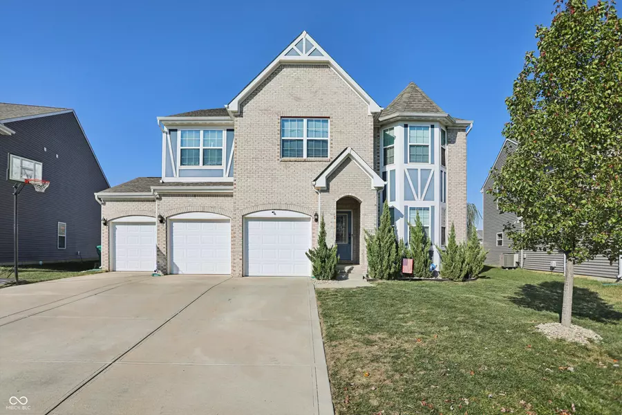 1664 Woodside CIR, Franklin, IN 46131