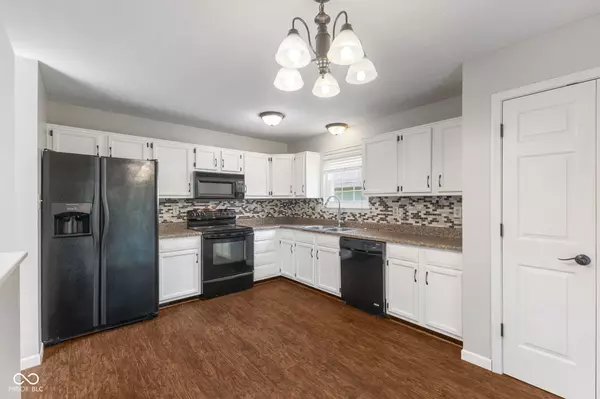 Indianapolis, IN 46236,7215 Wet Rock CT