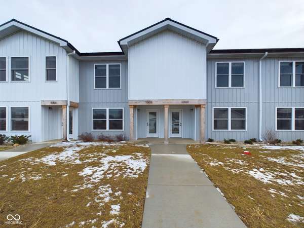10149 W Sherry LN, Yorktown, IN 47396