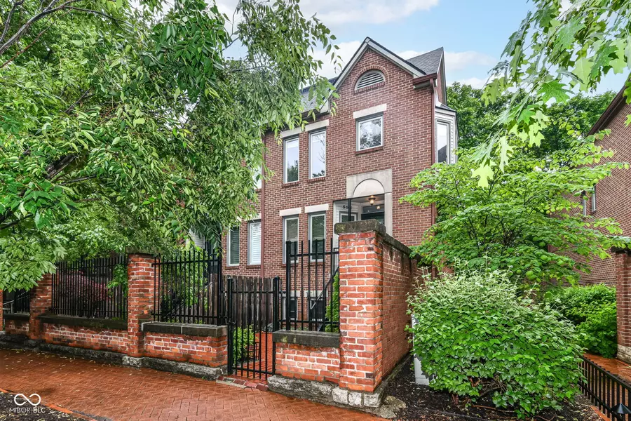 558 E Vermont ST, Indianapolis, IN 46202