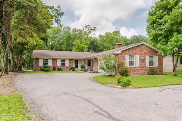 Indianapolis, IN 46208,6030 Riverview DR