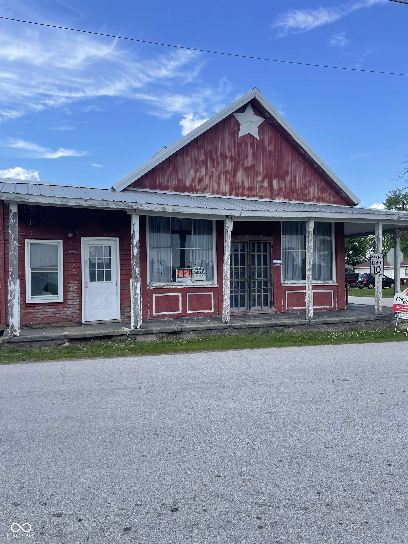 2690 Durkees Ferry RD, West Terre Haute, IN 47885