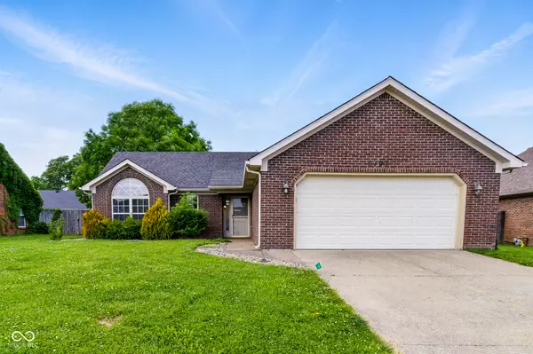 6707 Dovir Woods DR, Sellersburg, IN 47172