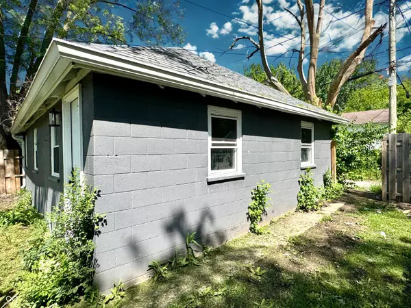 Indianapolis, IN 46201,4814 E New York ST