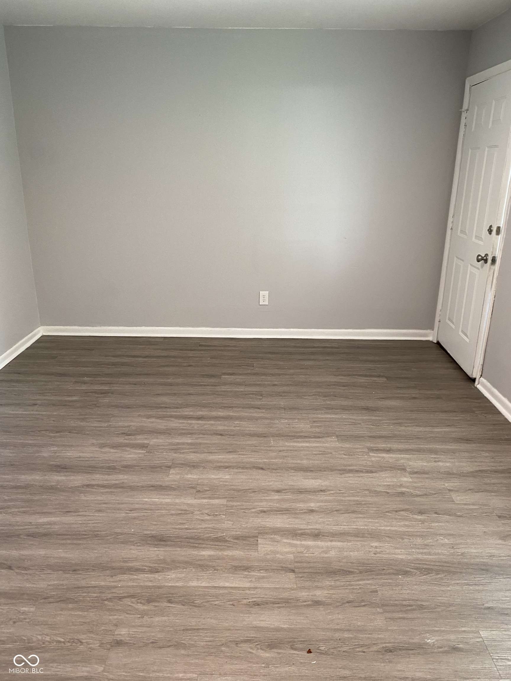 Shelbyville, IN 46176,135 W Hendricks ST #6