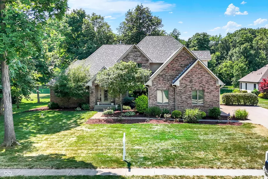 1344 S Fox Paw DR, New Palestine, IN 46163