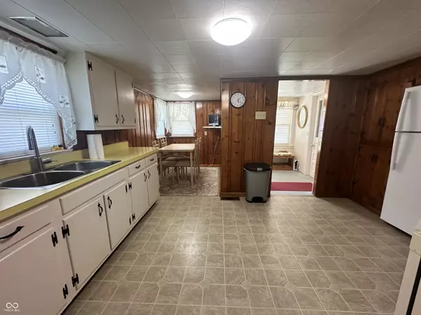 Shelbyville, IN 46176,721 Main ST