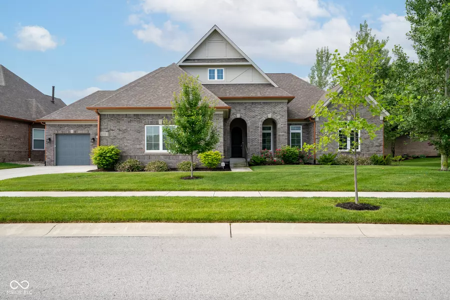 4359 Prairie Falcon DR, Zionsville, IN 46077