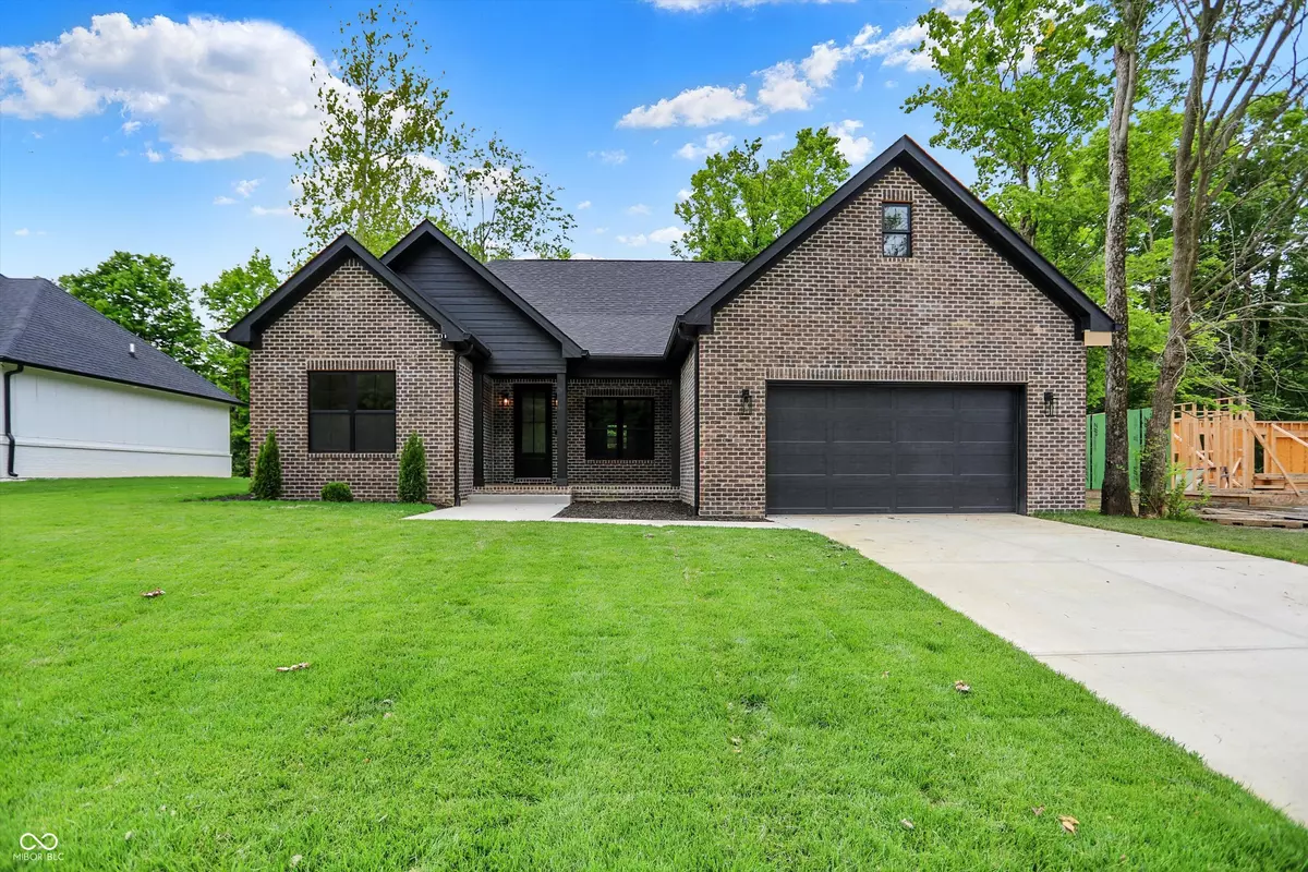 Indianapolis, IN 46229,9811 Warren PL