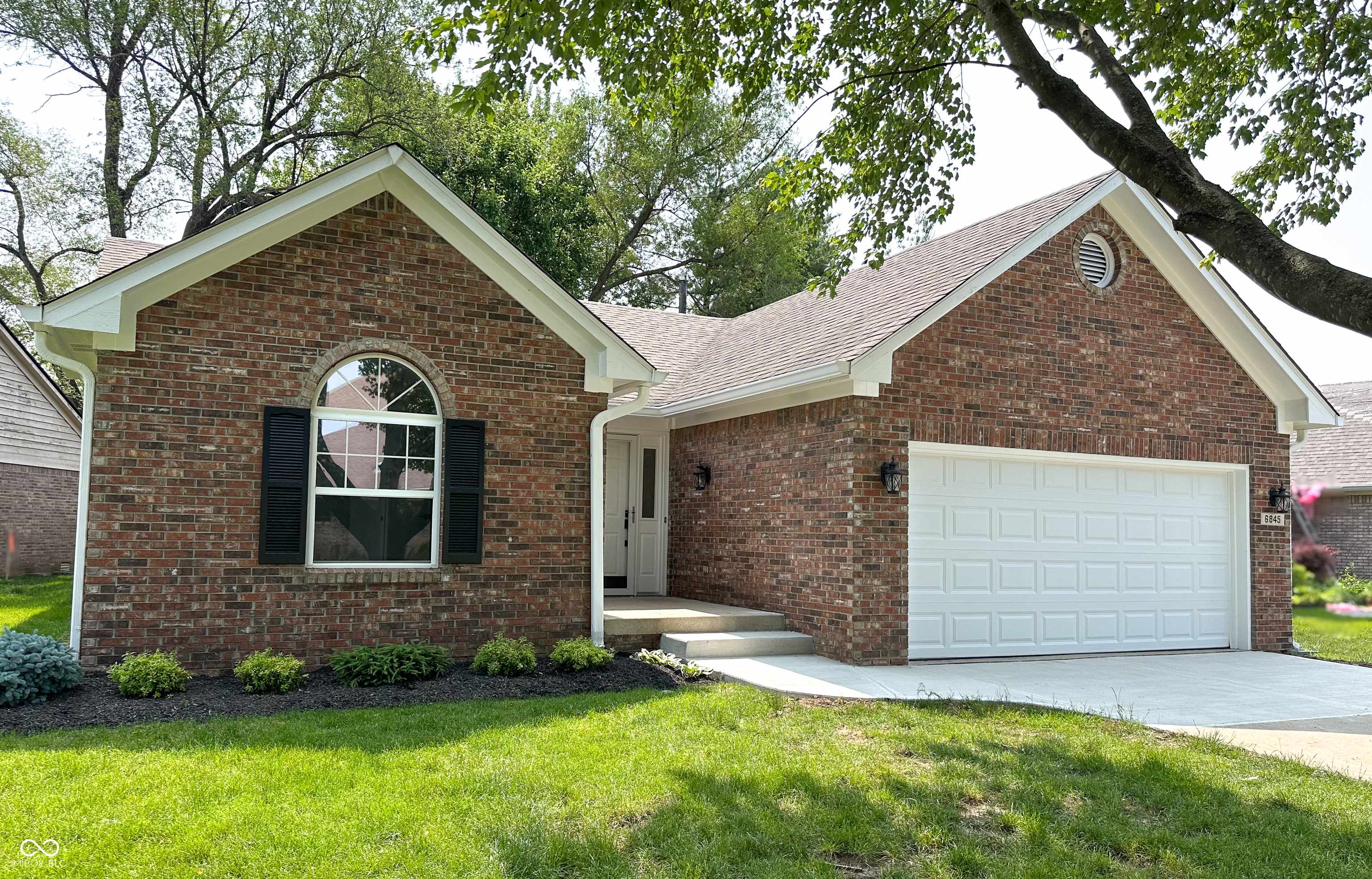 6845 Arjay DR, Indianapolis, IN 46217