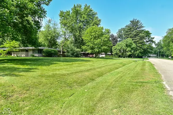 Indianapolis, IN 46260,6550 Sunset LN