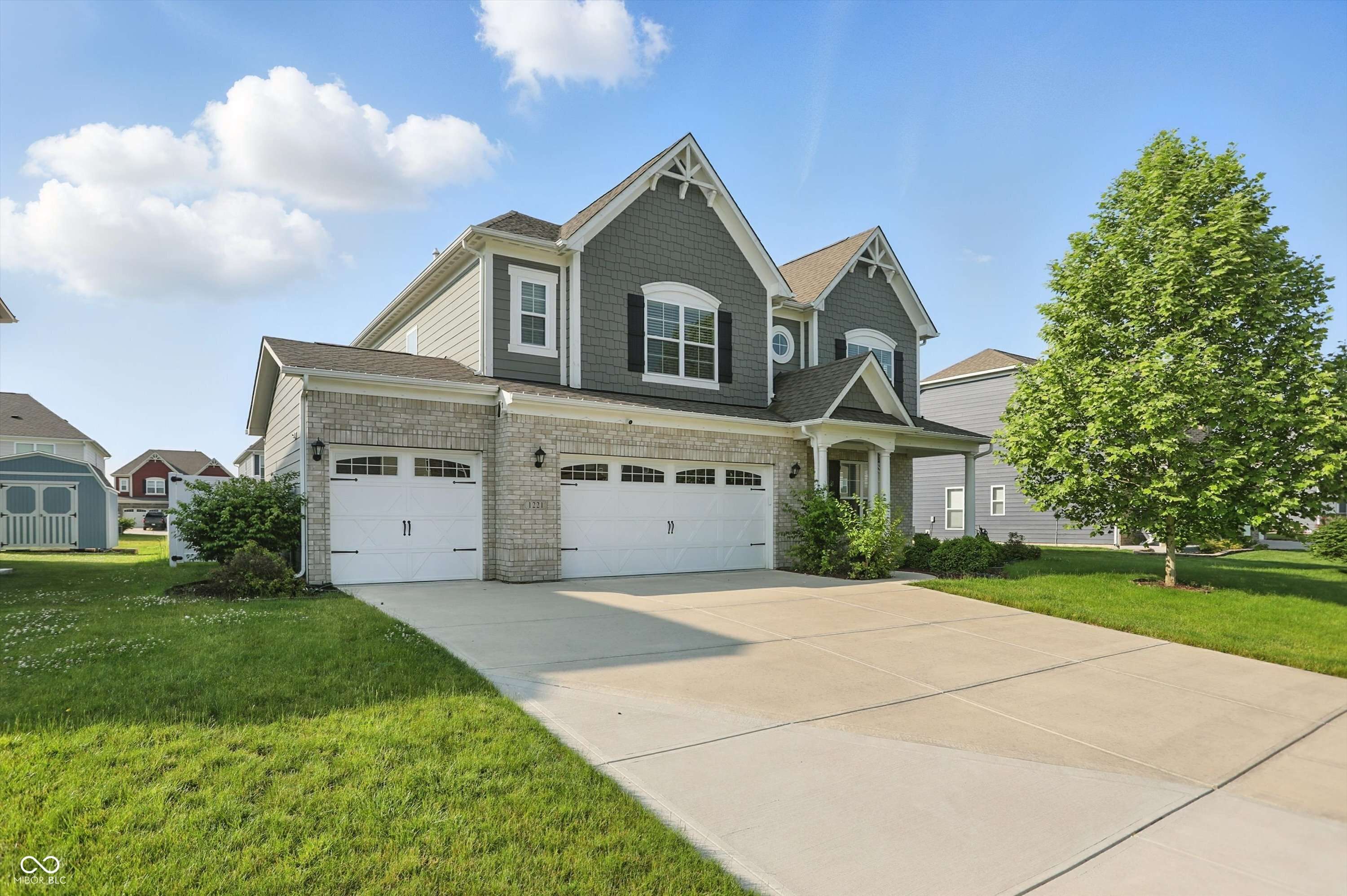 1221 Hamilton DR, Greenwood, IN 46143