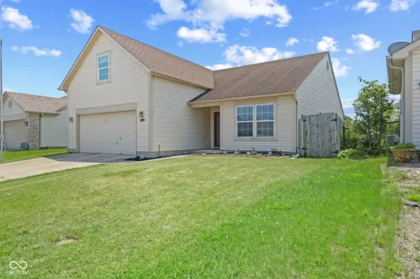 10693 Newgate LN, Indianapolis, IN 46231