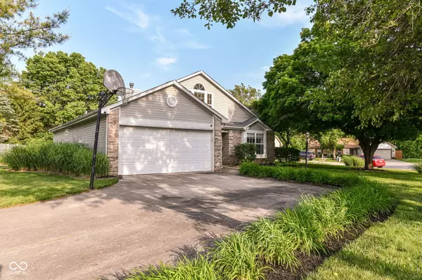 Indianapolis, IN 46236,7657 Winding Creek DR