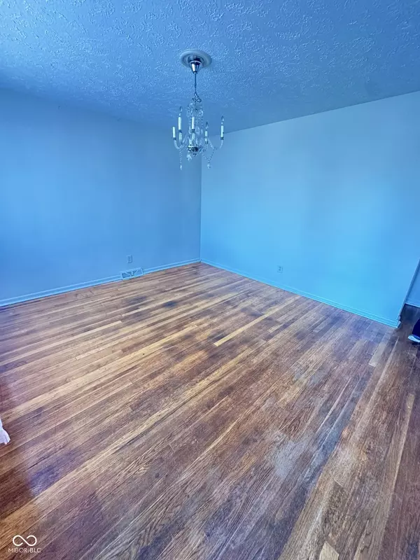 Indianapolis, IN 46241,2523 S McClure ST