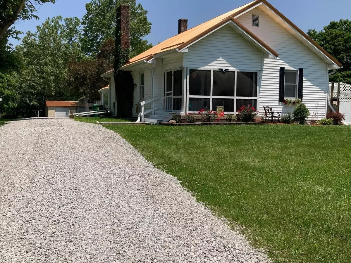 Spencer, IN 47460,965 Dixie Hill RD