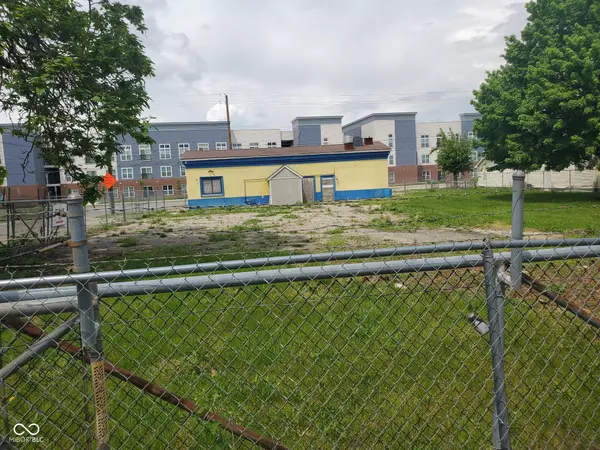 Indianapolis, IN 46222,2943 W Washington ST W