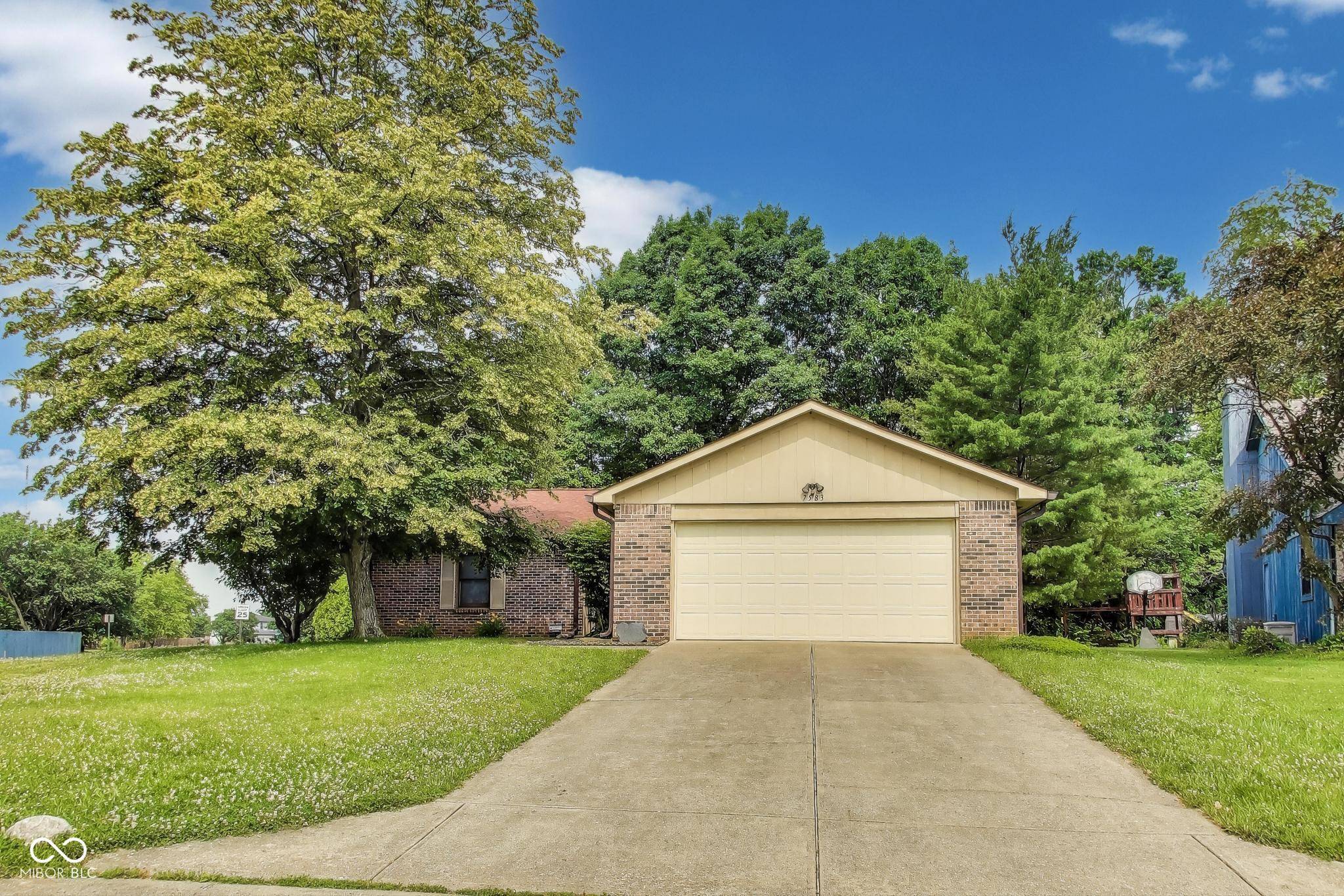 7583 Rogers DR, Indianapolis, IN 46214