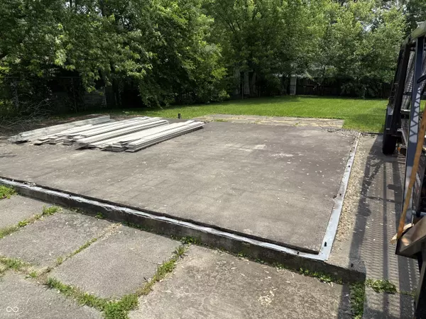 Indianapolis, IN 46254,3932 Diamond CT