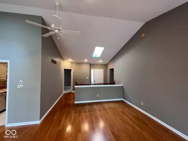 Carmel, IN 46032,1727 Creekside LN W