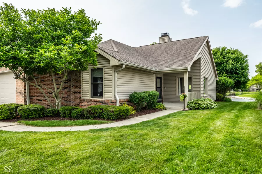 8223 Thoroughbred RUN, Indianapolis, IN 46256