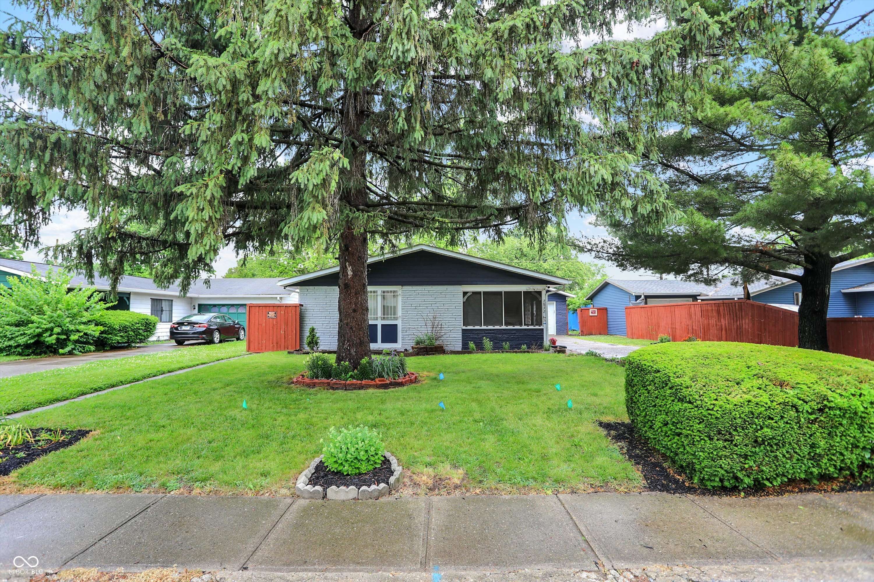 Indianapolis, IN 46218,2832 Hillside AVE