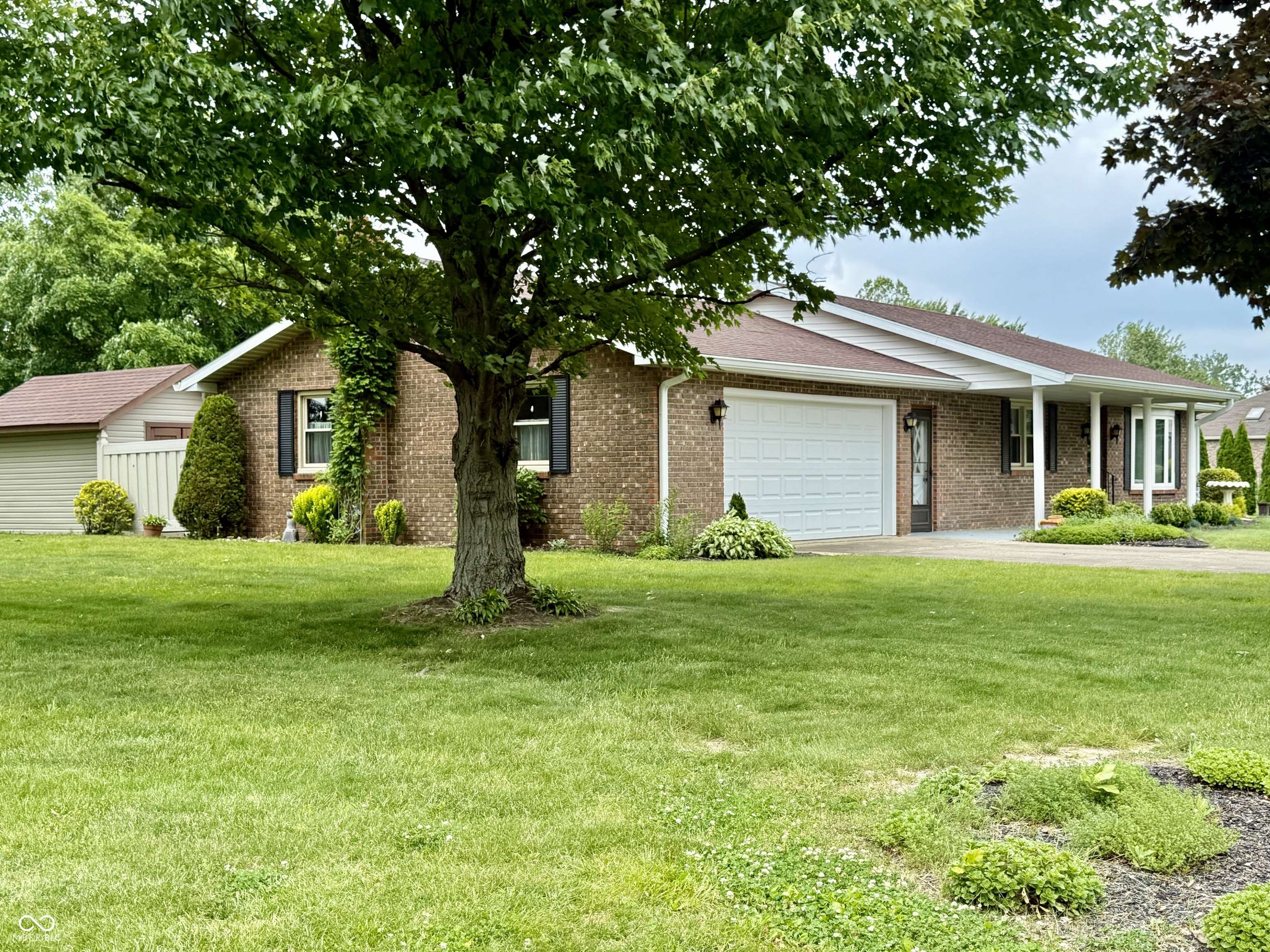 Alexandria, IN 46001,9099 NE Oak ST