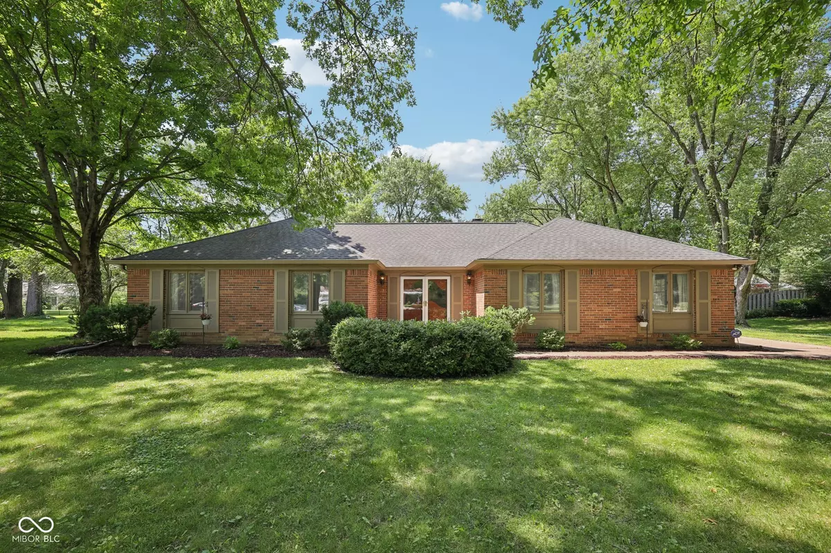 Indianapolis, IN 46260,9014 Holliday DR