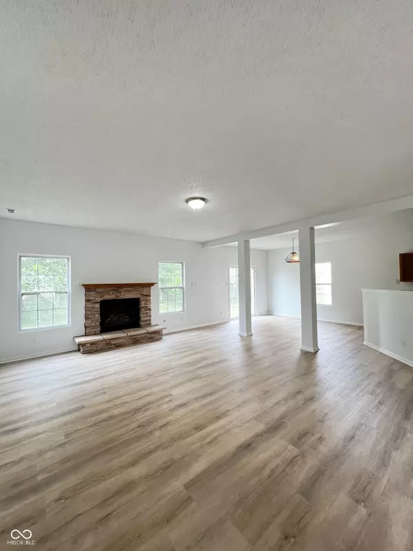 Whiteland, IN 46184,832 Spinney LN