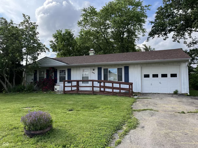 516 Memorial DR, Edinburgh, IN 46124