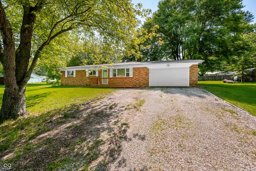 8260 N Greenacres RD, Scipio, IN 47273