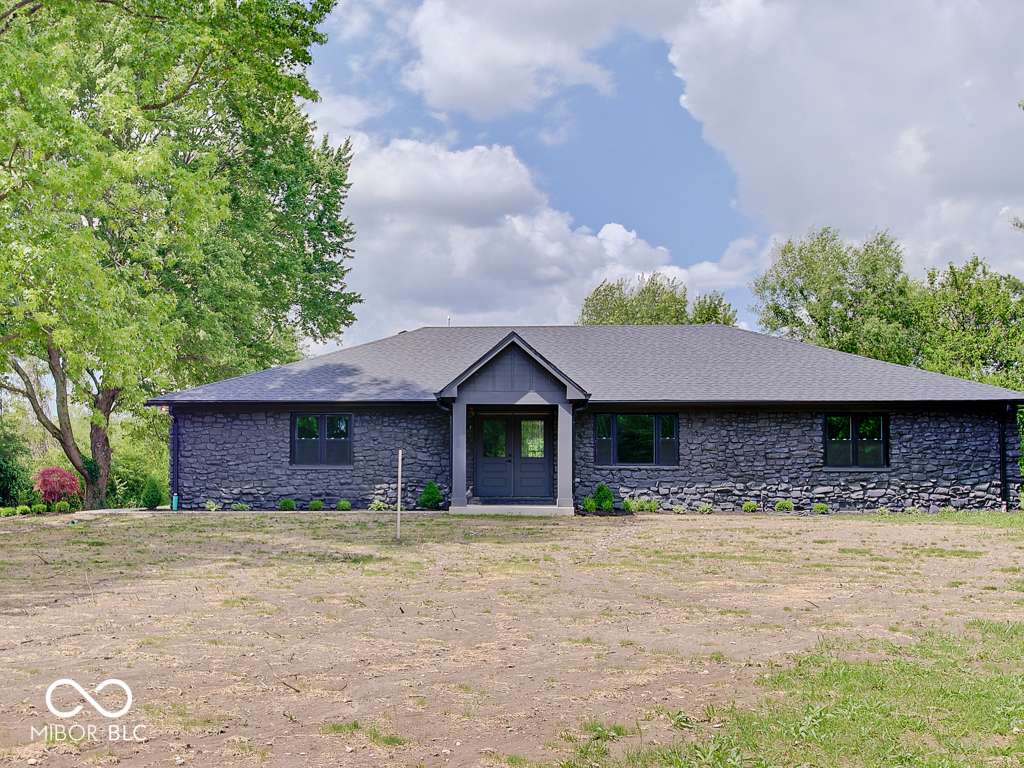 6572 W 375 N, Bargersville, IN 46106