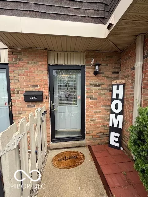 Indianapolis, IN 46260,7492 Country Brook DR