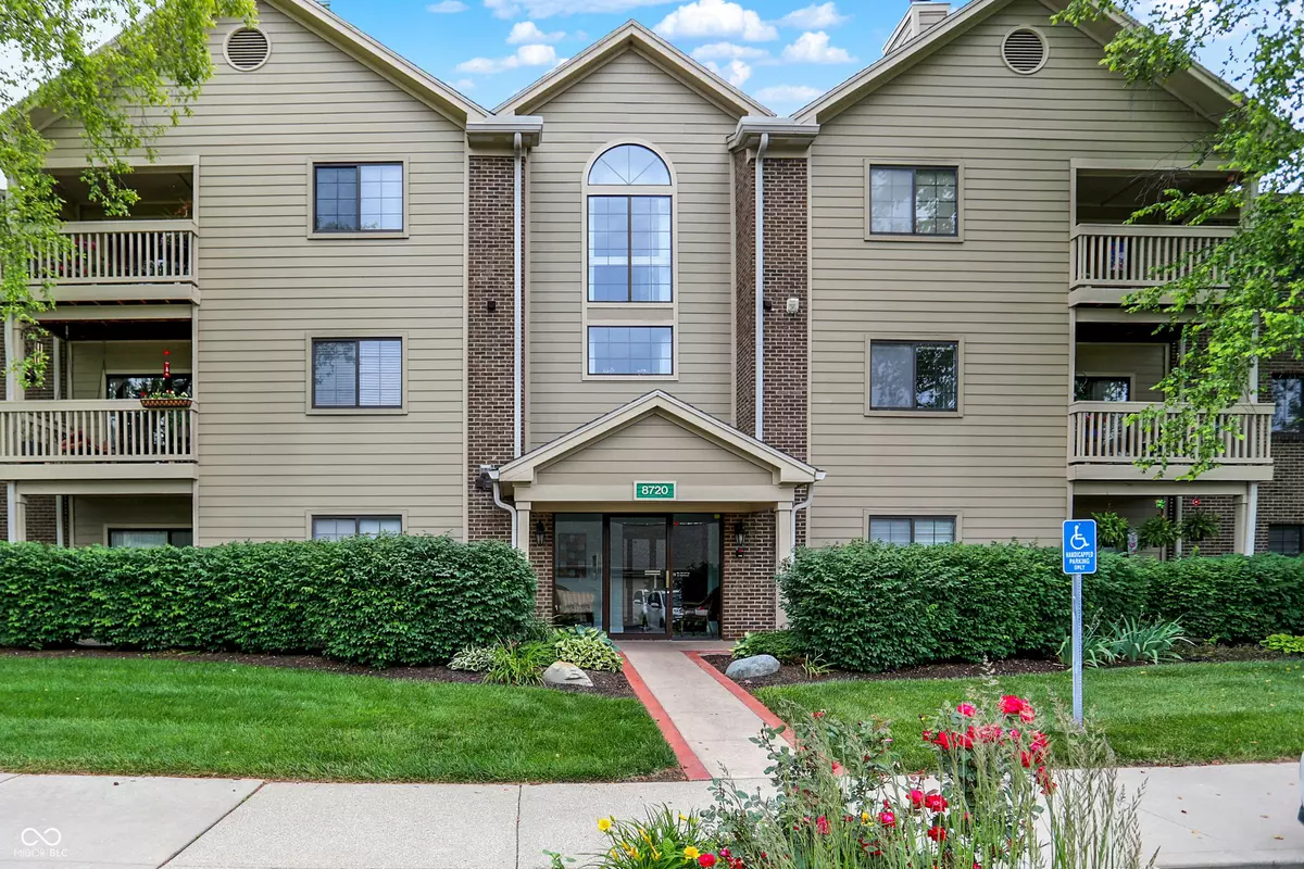 Indianapolis, IN 46268,8720 Yardley CT #108